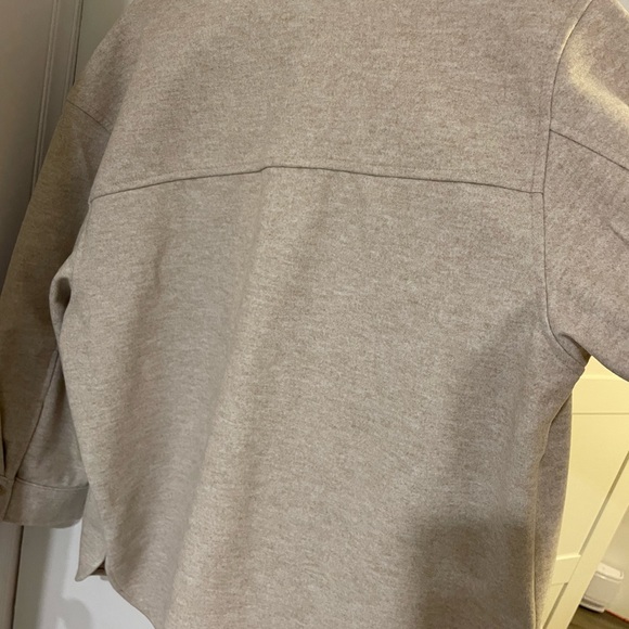 H&M Women’s Shacket - Picture 3 of 3